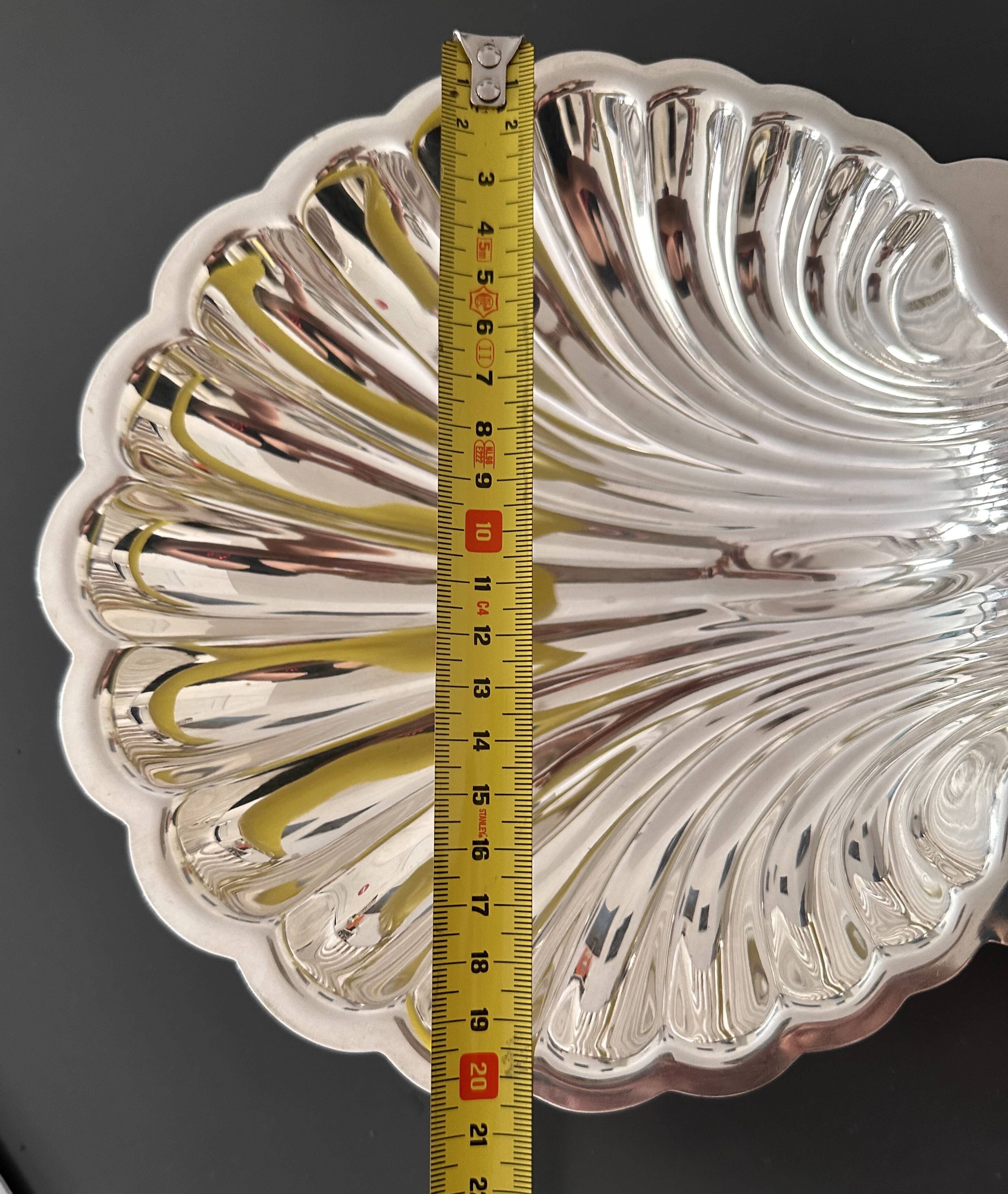 Large shell dish in silver metal Christofle Fleuron