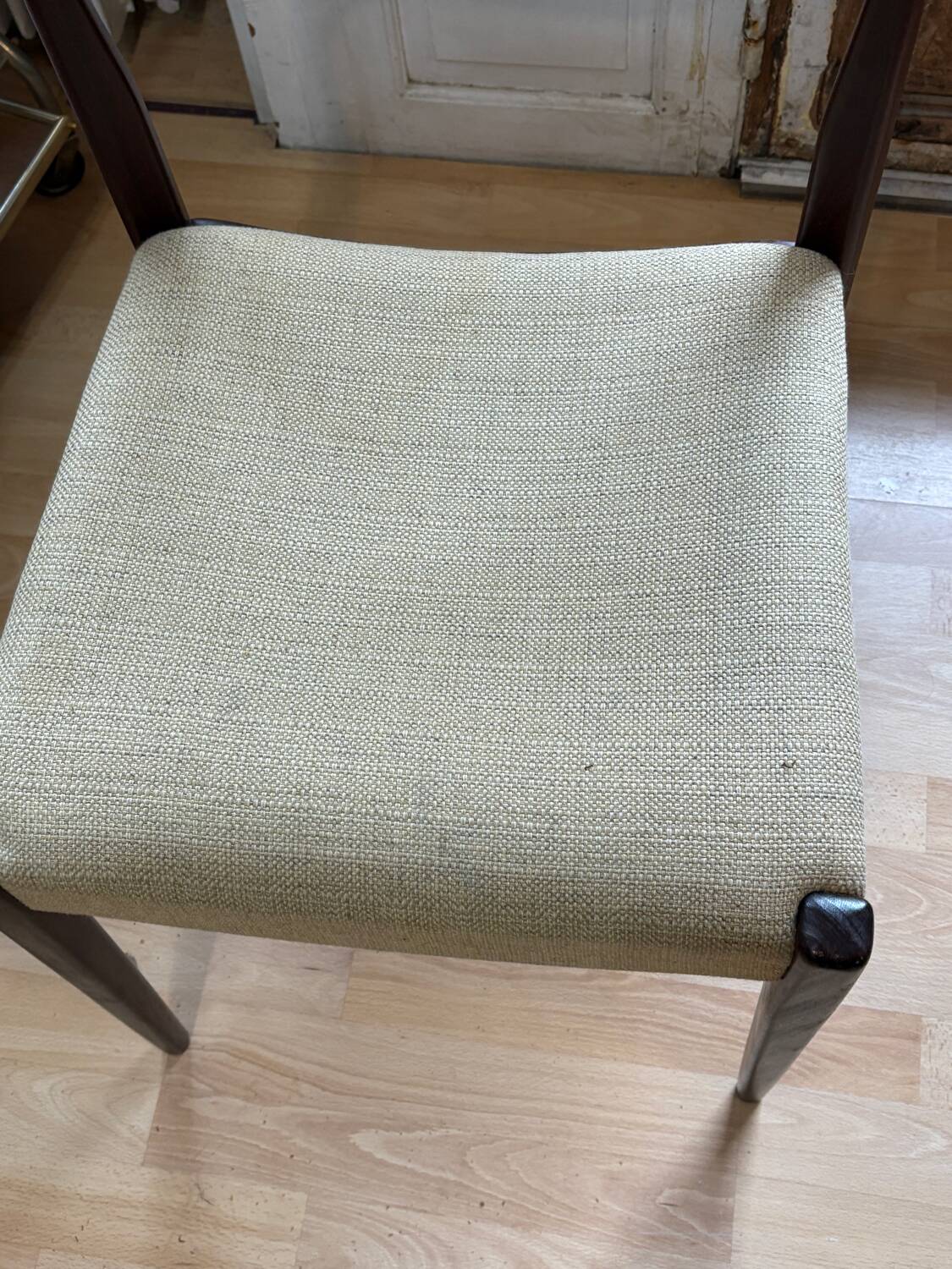 6 Scandinavian chairs circa