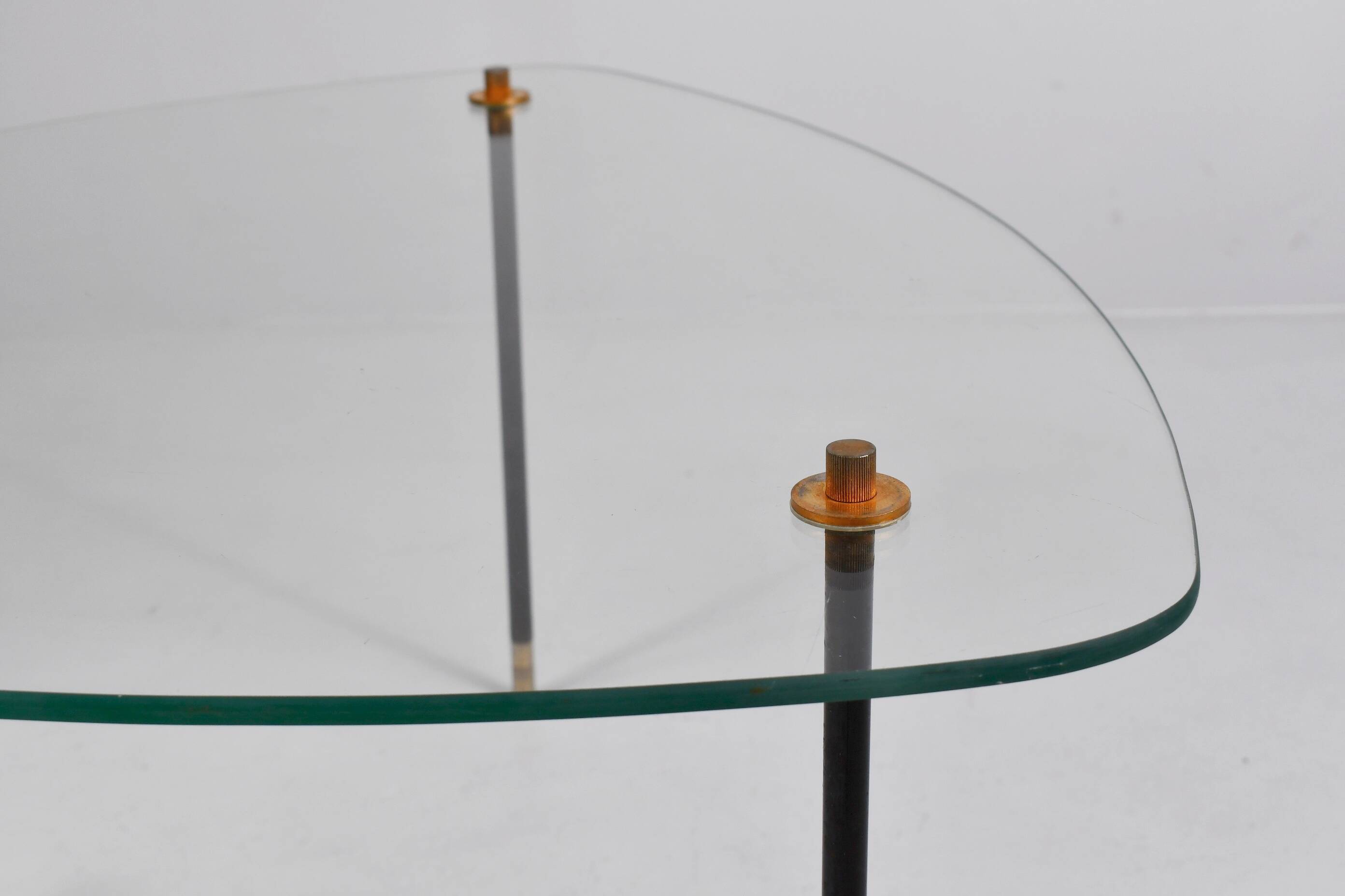 Table d'appoint. France années 1950.