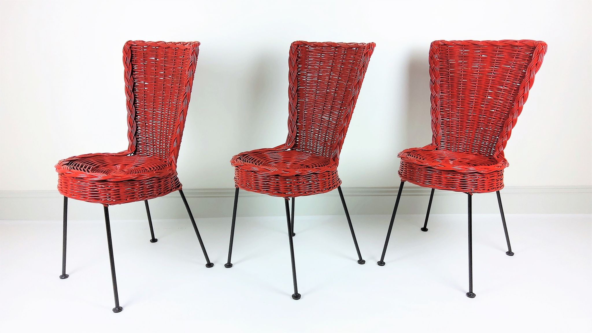 3 chaises en rotin et métal 1950