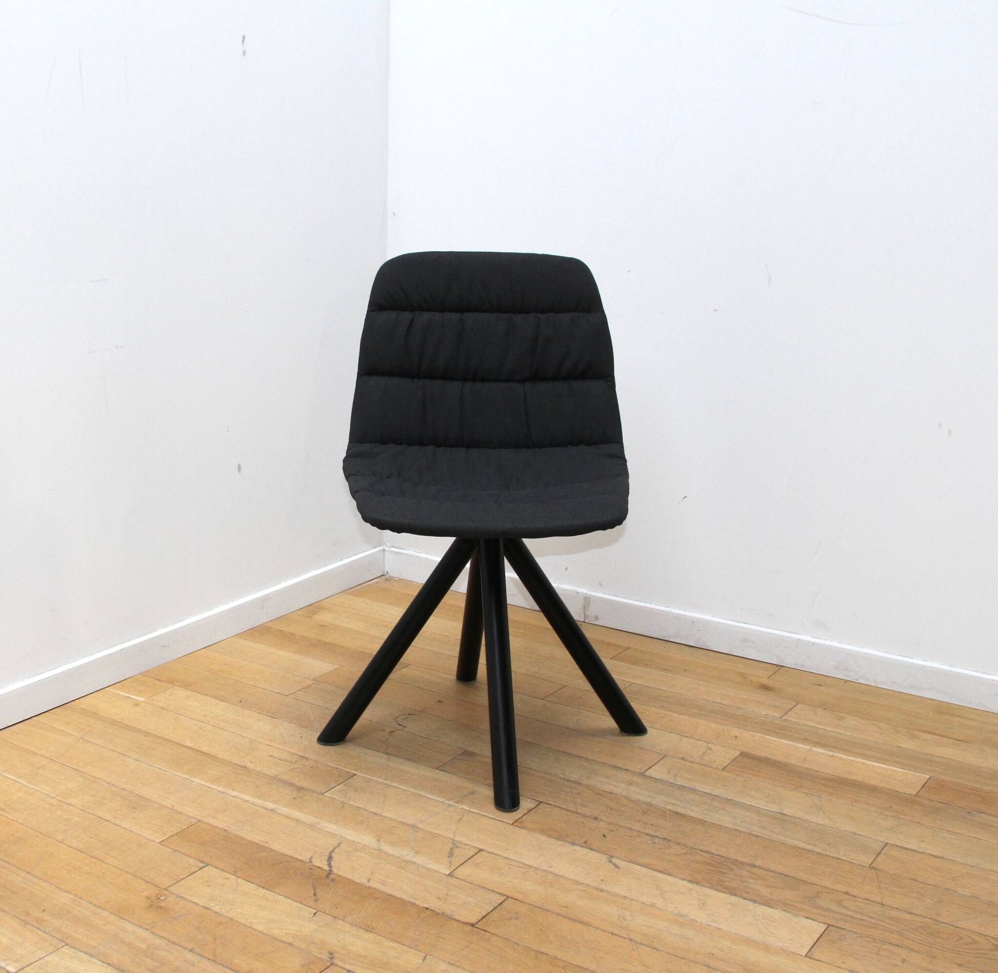 Marteen chair, Viccarbe