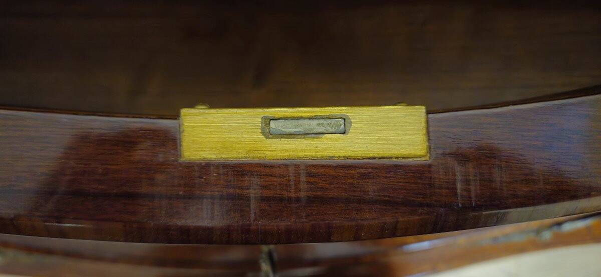 Curved Louis XV style commode with marquetry – Marble top – Gilded bronzes –