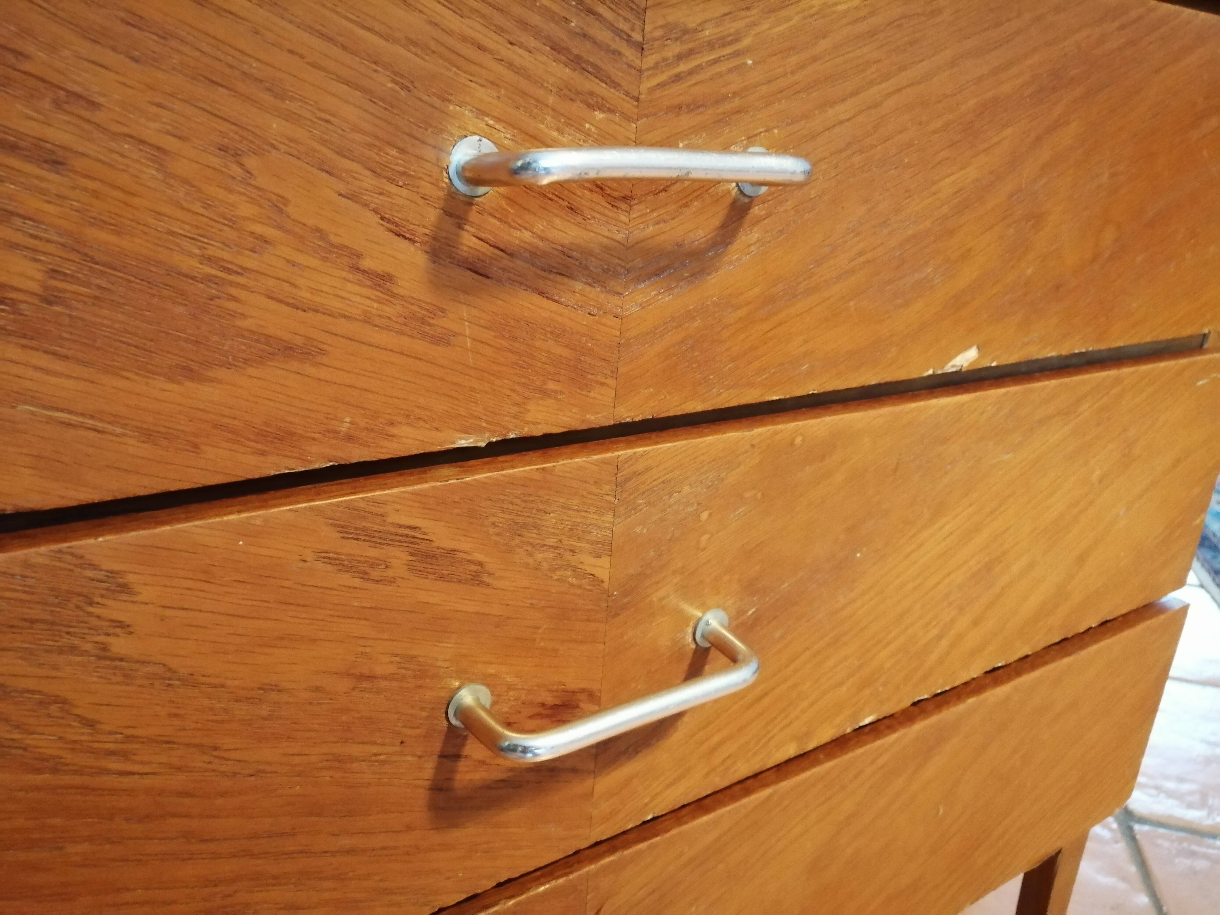 Dresser 70s