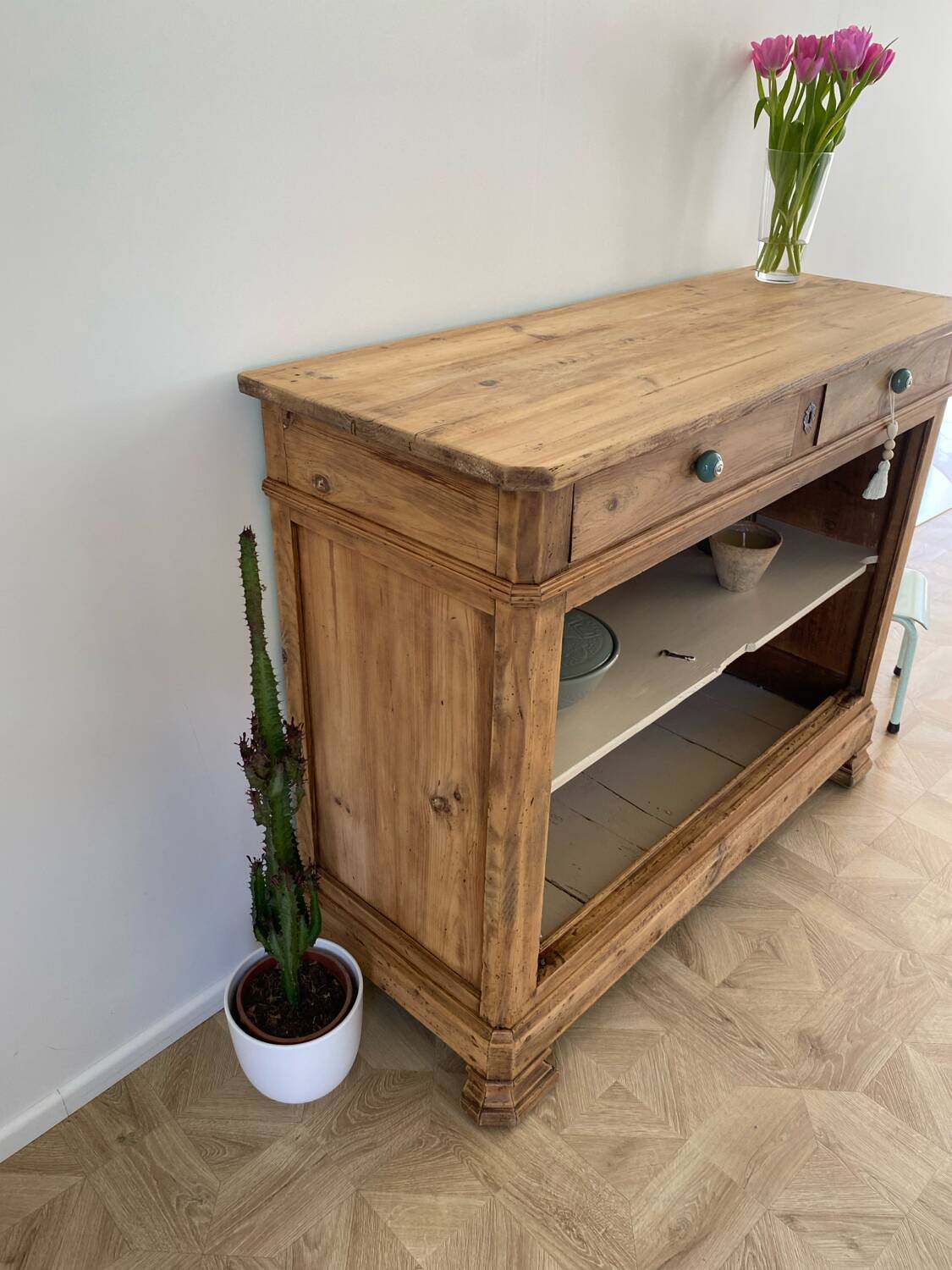 Open wooden buffet
