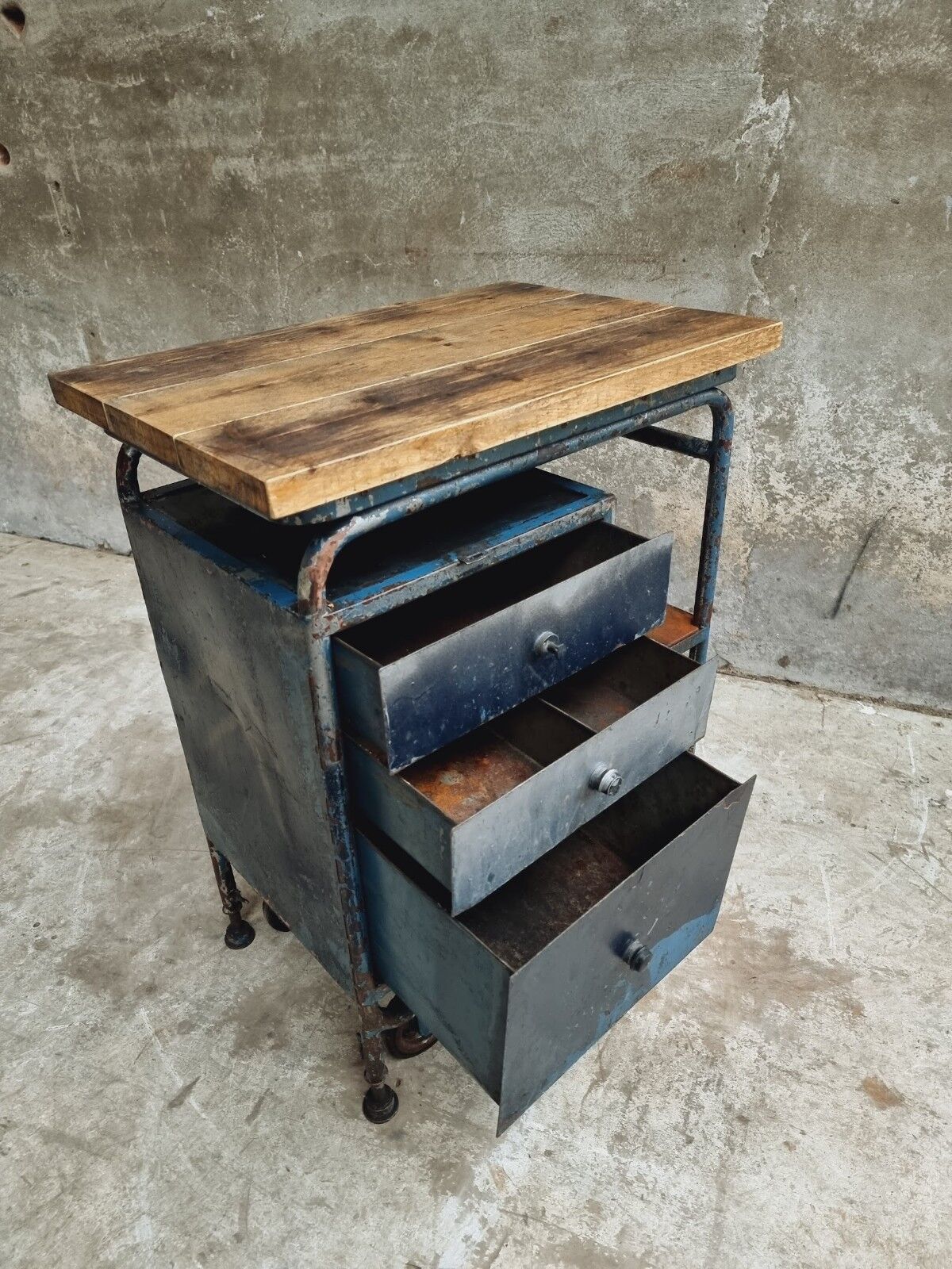 Industrial trolley workbench Citroen chest of drawers