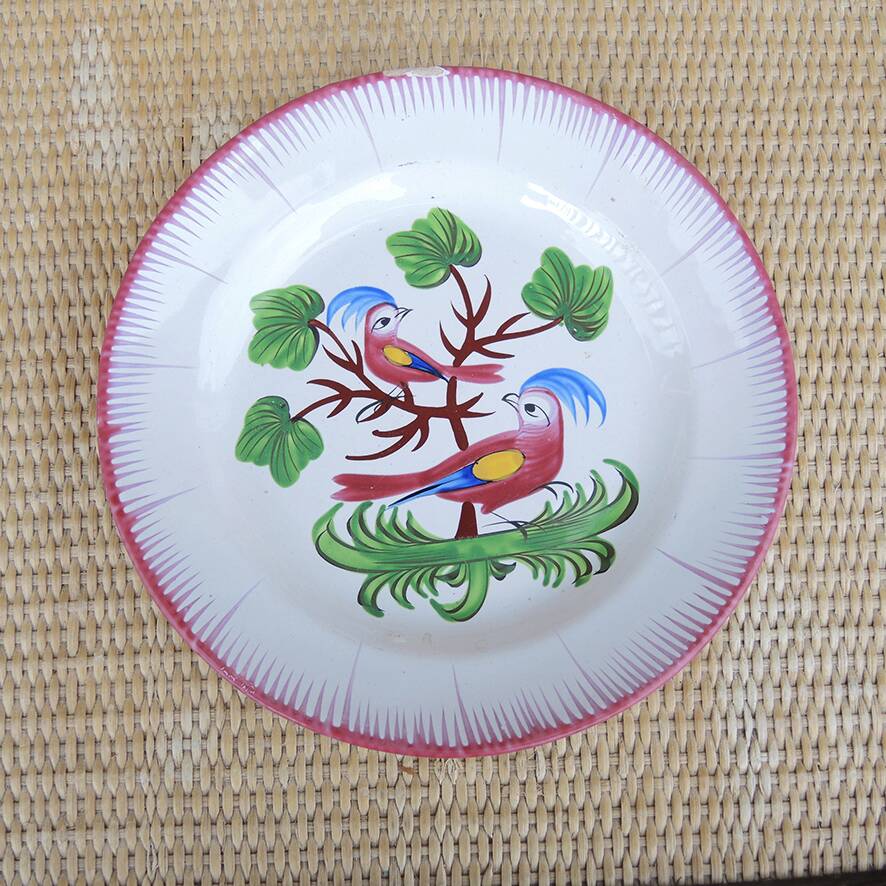 Old decorative ceramic plate: 2 birds in the tree