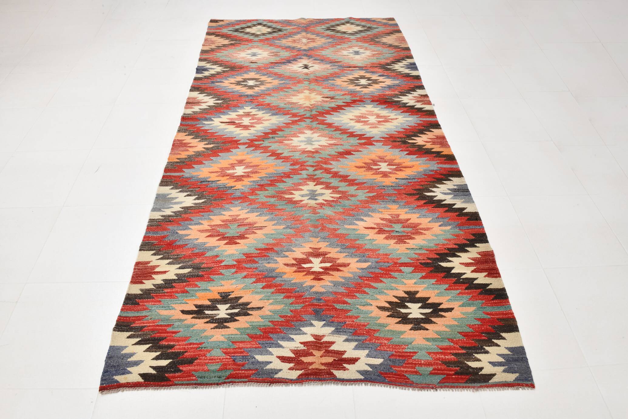 5x9 Faded Color Turkish Vintage Kilim Rug, 141x275Cm Geometric Style Kilim
