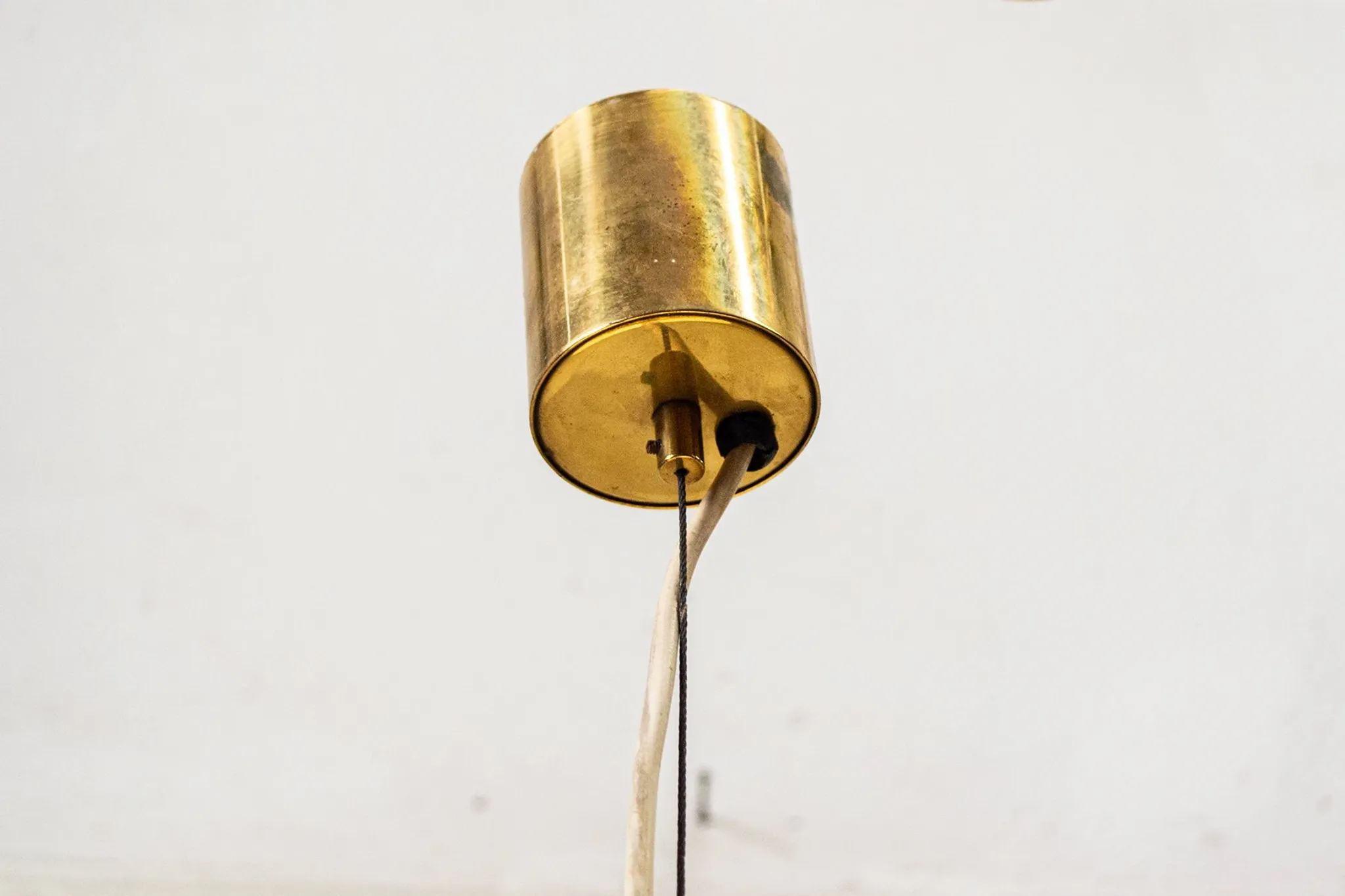 Suspended lamp model 1104 in glass by Stilnovo, Italy, 1960s.