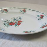 Very nice serving dish from Moulin des loups in very good condition.