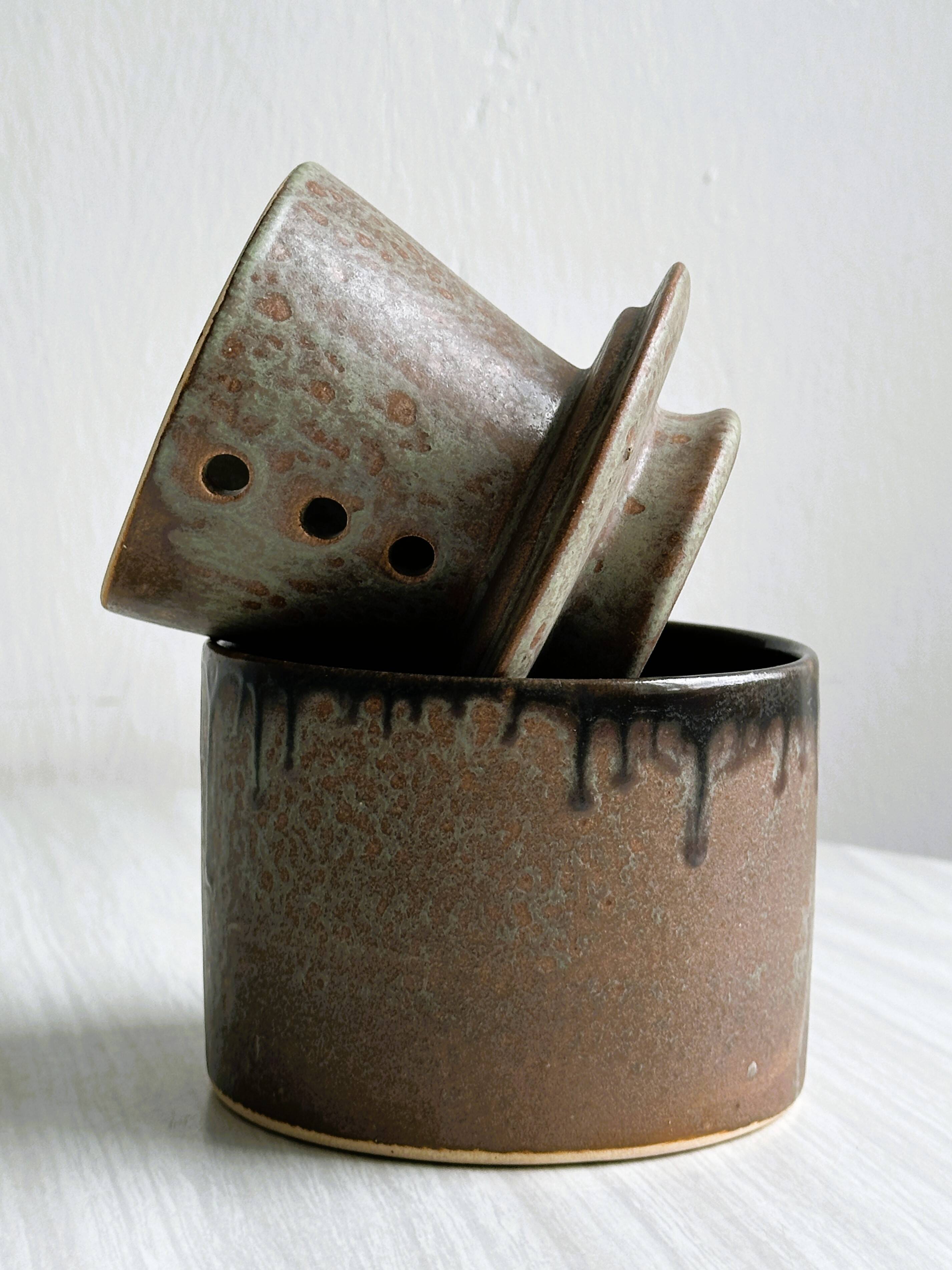 Stoneware butter dish, artisanal pottery.