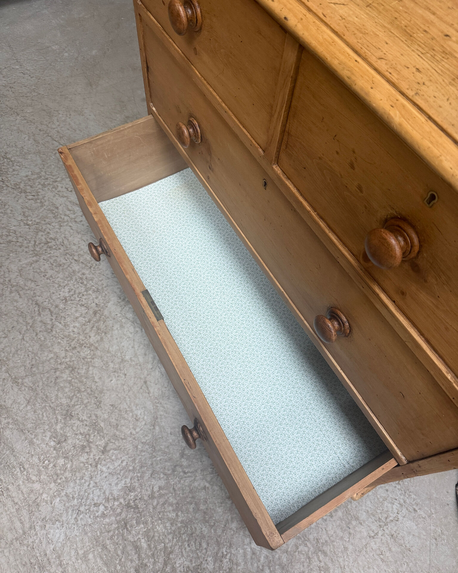 Commode anglaise en pin (rénovée)