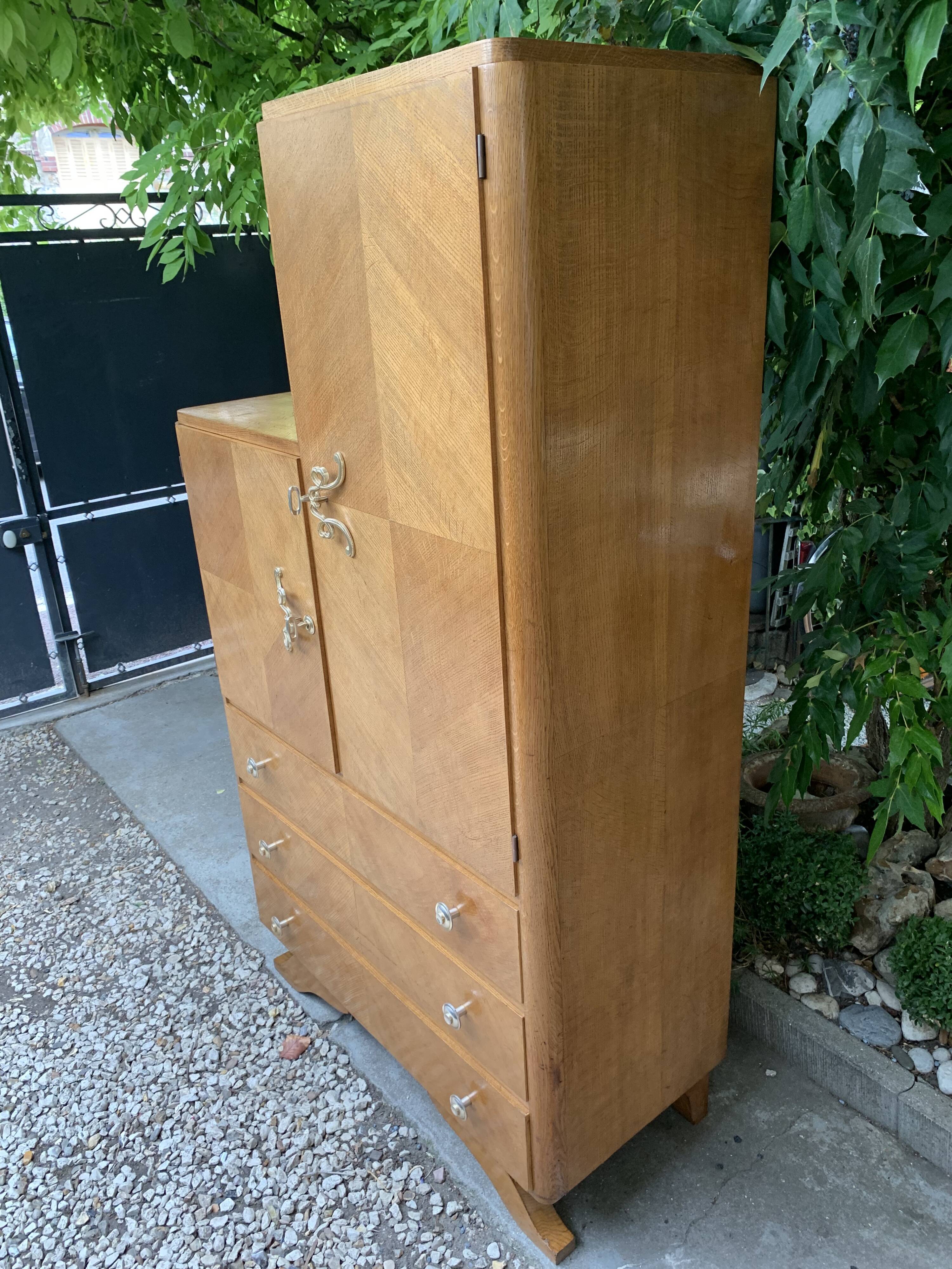 Asymmetrical cabinet 1950