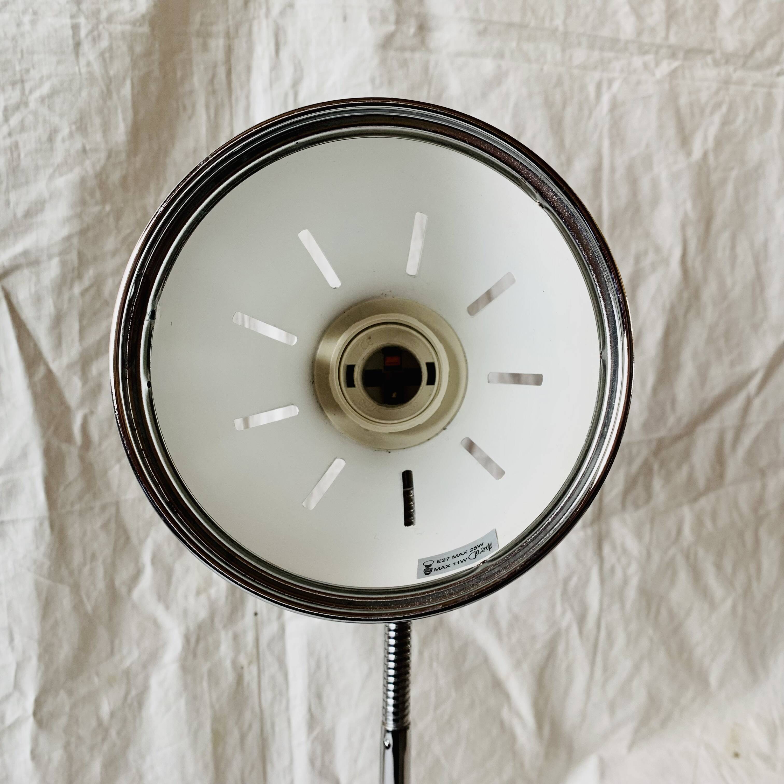 Vintage flexible desk lamp in black and chrome metal