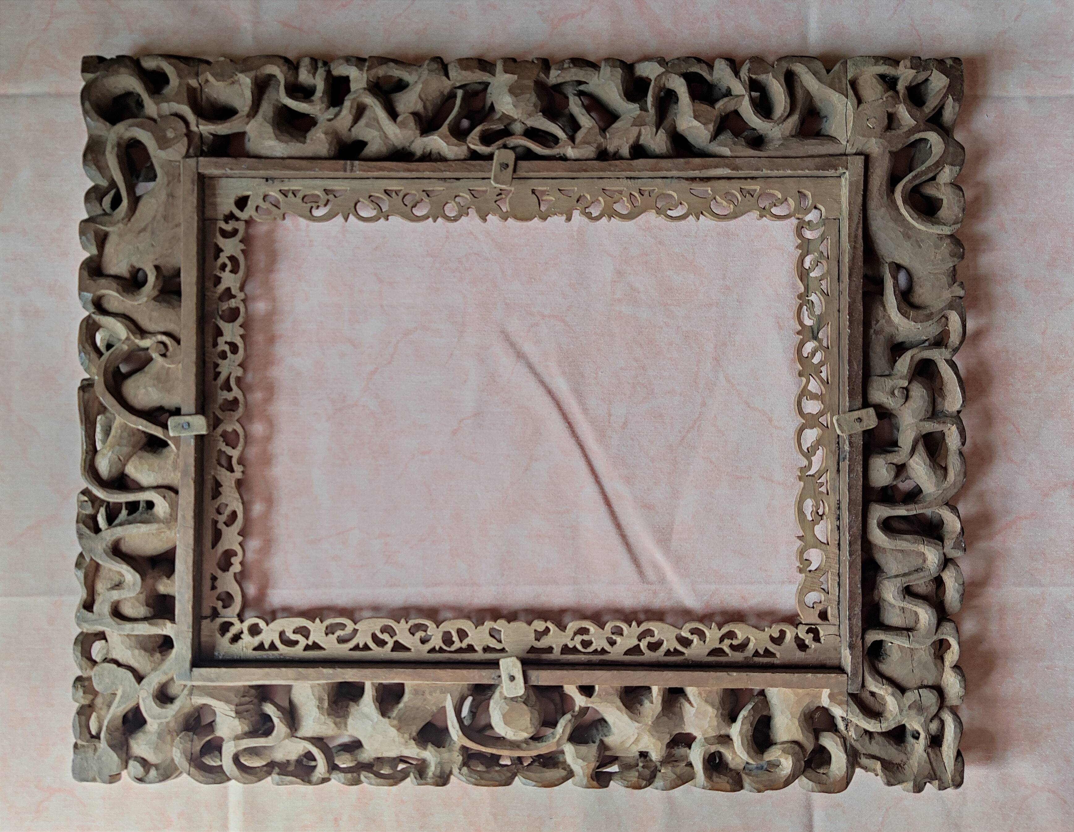 Frame - frame - carved wood - dragons holding the sacred pearl