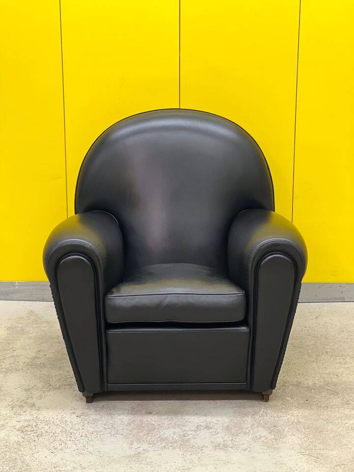 Poltrona Frau “Vanity Fair” XC Armchair in Genuine Black Leather.