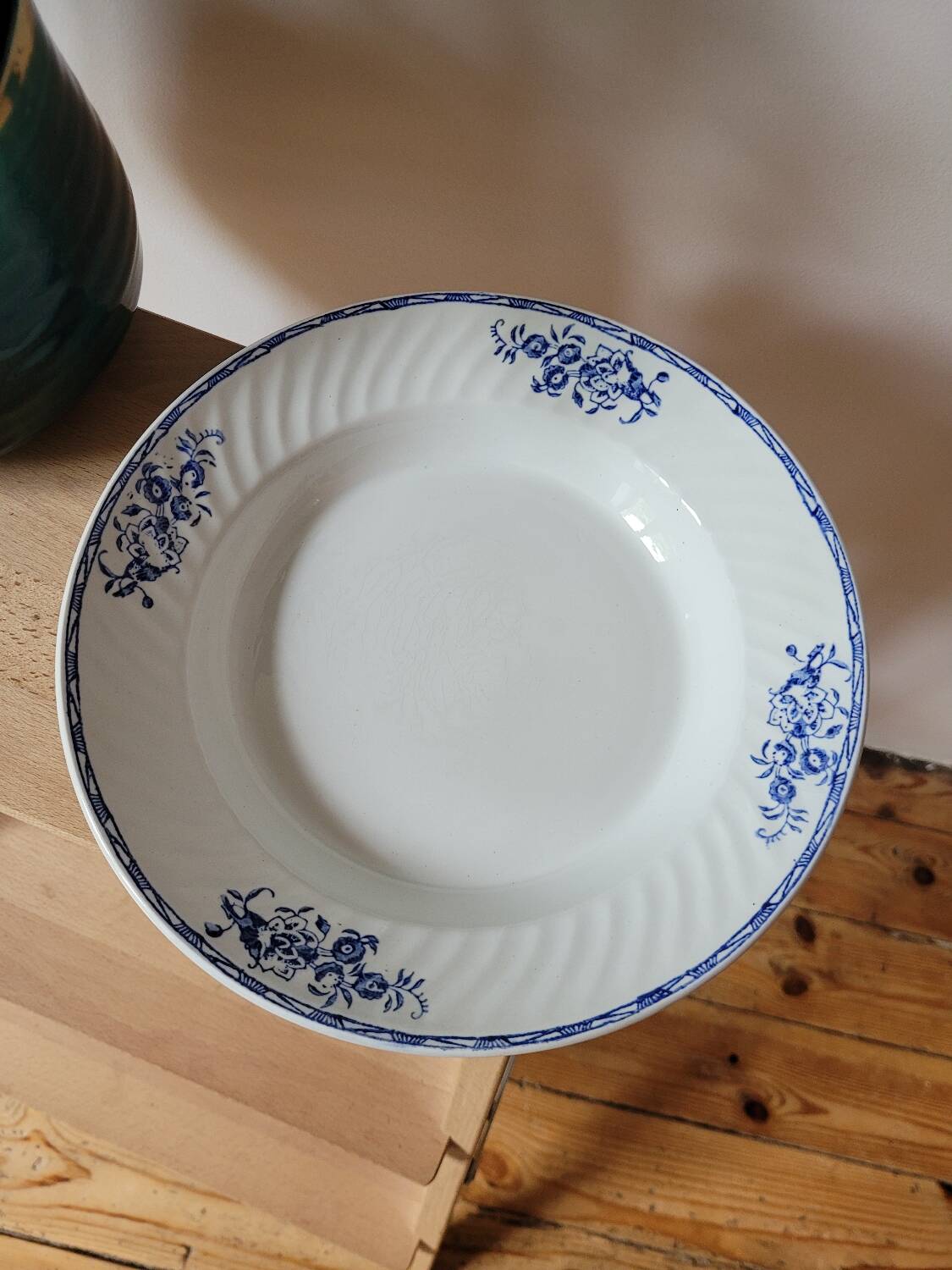 St Amand hollow dish model 9997