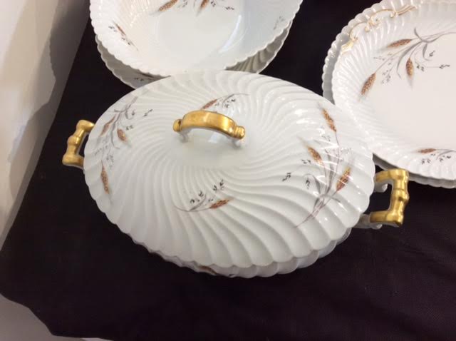 Porcelain table service