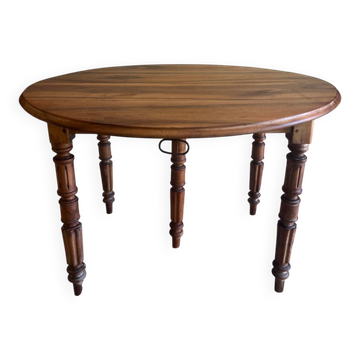 Folding table in walnut
