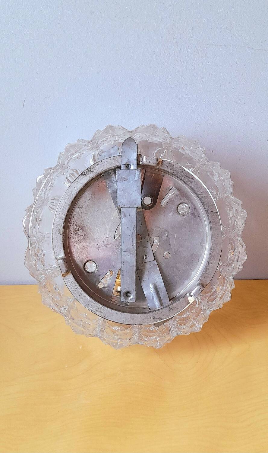 Plafonnier en verre ciselé 70s