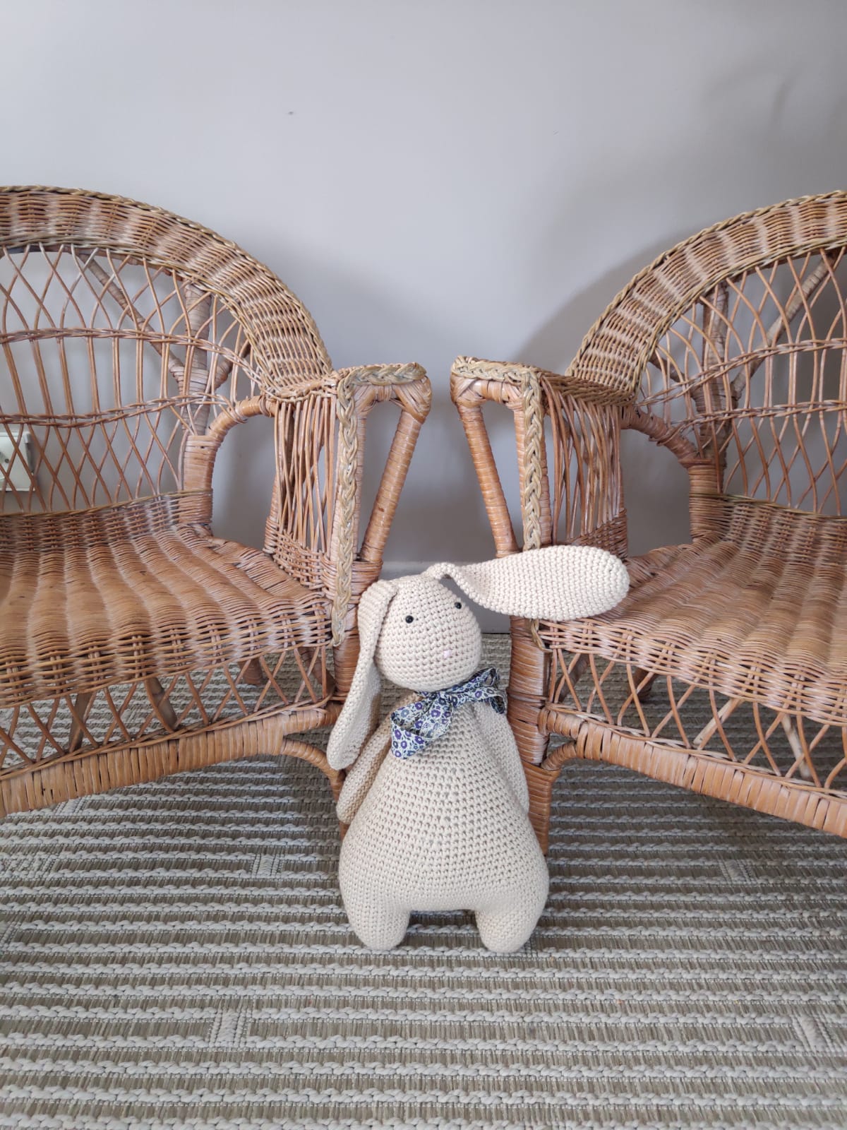 Paire de fauteuils en rotin enfant