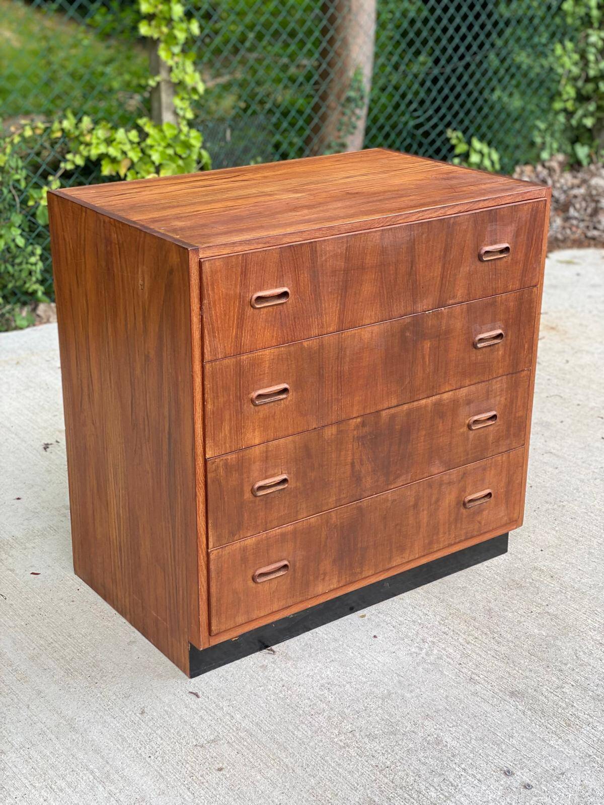 Commode scandinave vintage en teck