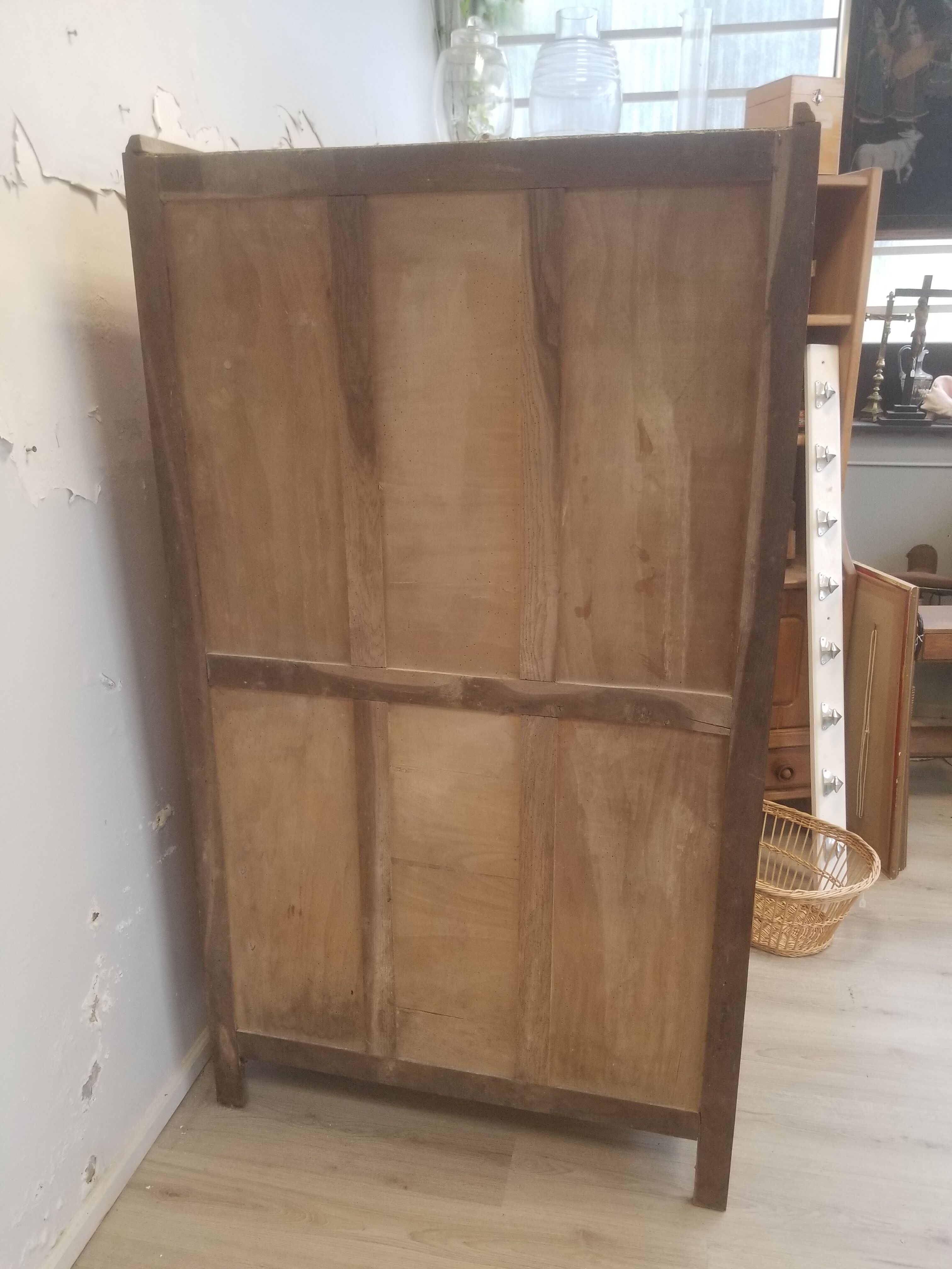 Glass cabinet