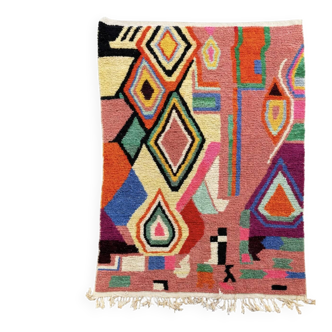Berber Boujad rug in wool – A graphic and colourful piece
