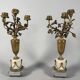 Pair of candelabra vases with flowers in marble and bronze, 19th century.