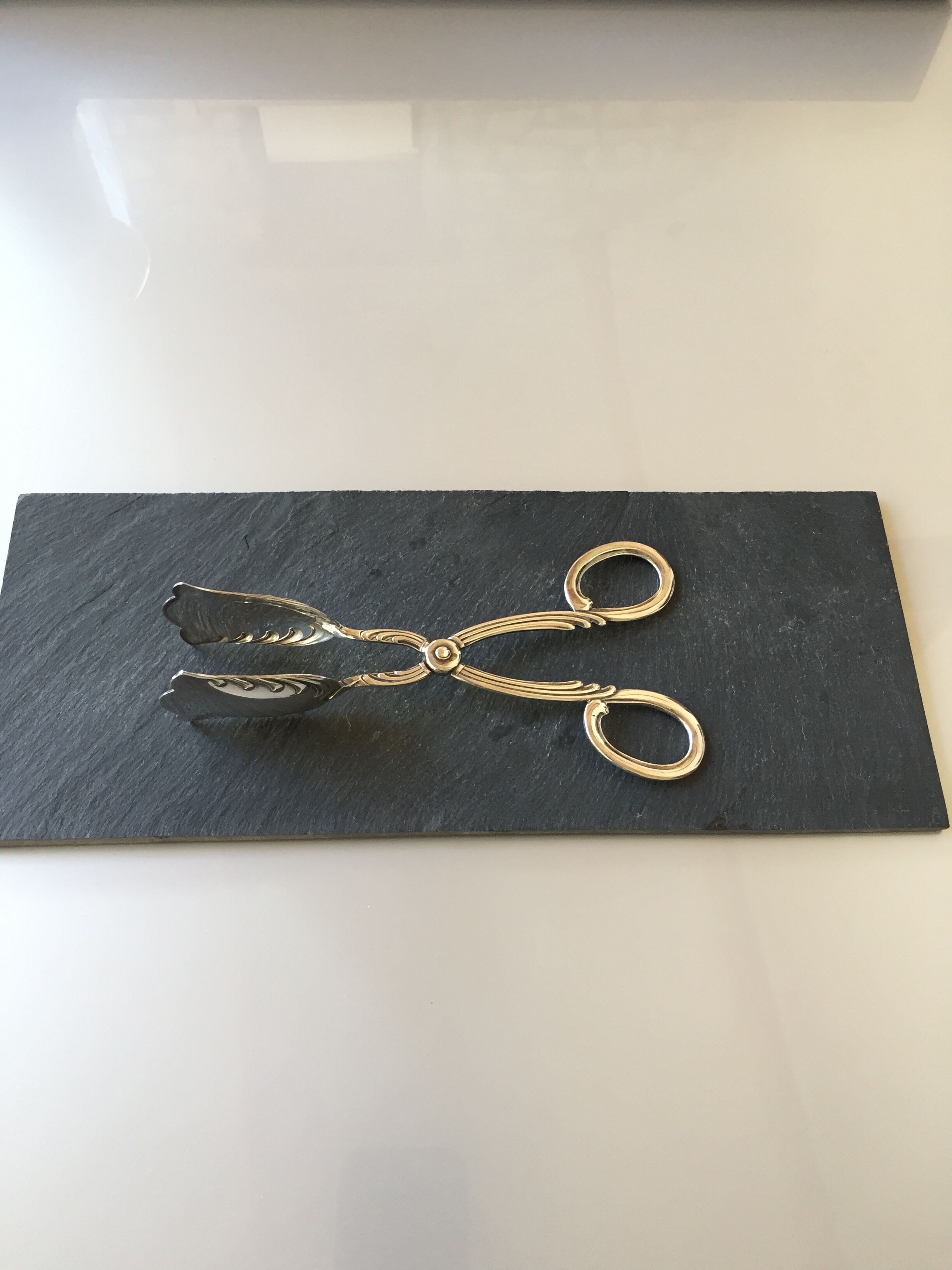 Silver metal mignardises pinch