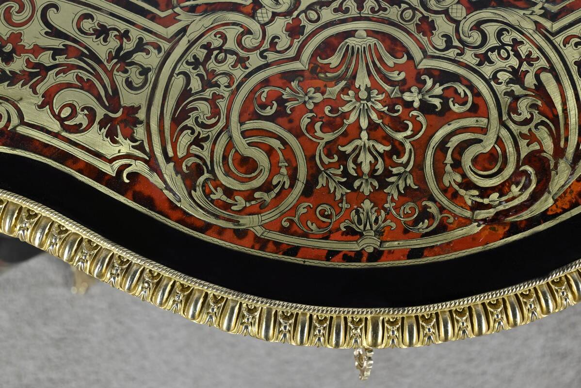 Table d’Apparat en Poirier Noirci, époque Napoléon III – Milieu XIXe