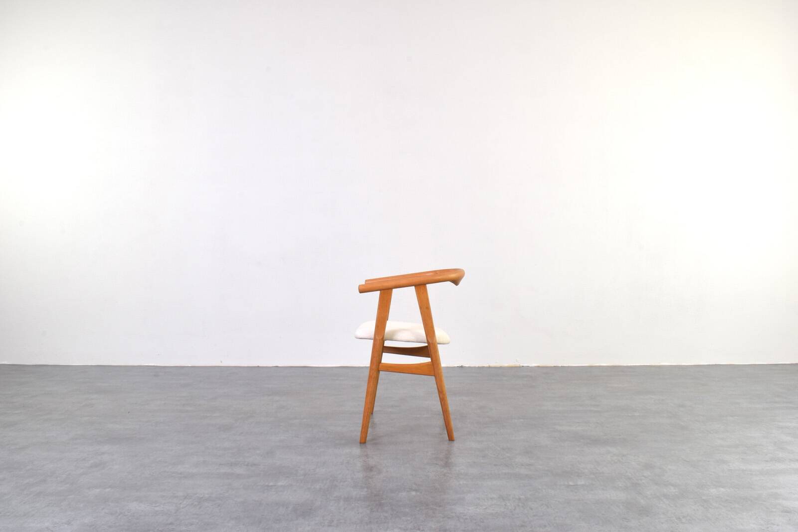 Mid-Century Oak Dining Chair by Hans Wegner for Getama, 1970s.