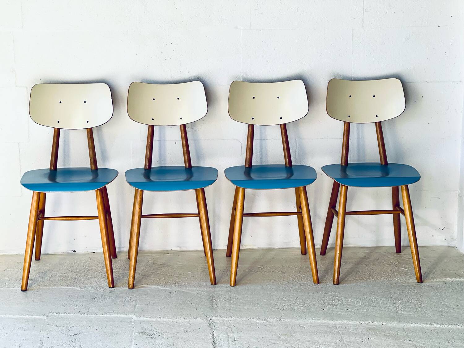 Chaises vintage par TON, 1960'