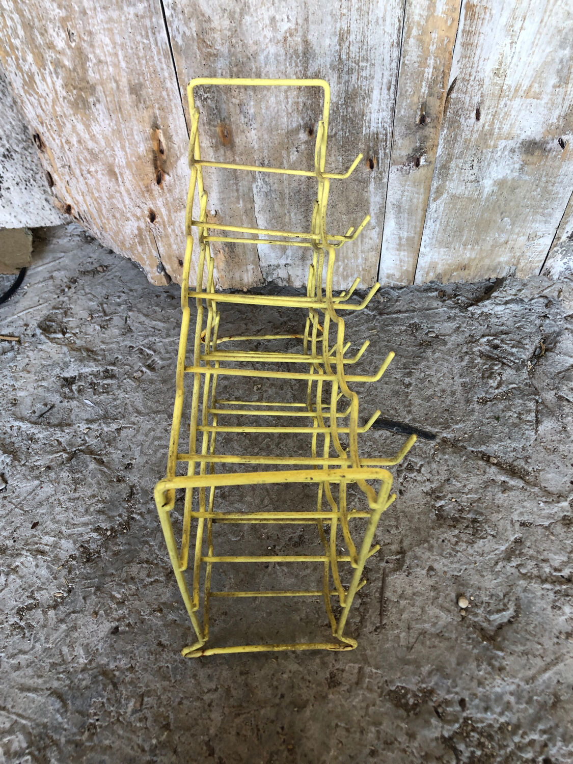 Old bottle holder holder yellow metal