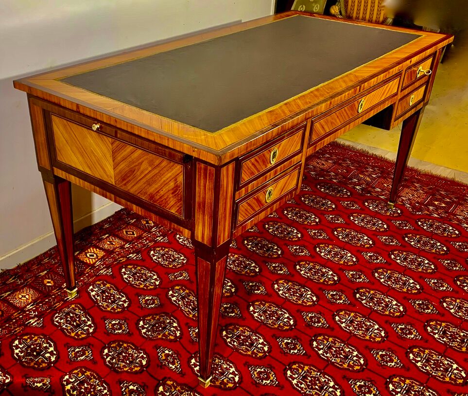 Louis XVI style desk, rosewood and violet wood