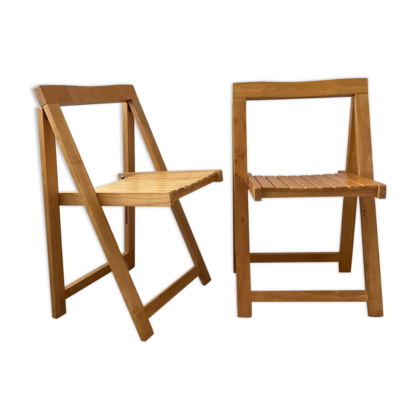 Pair of folding chairs from the 70s in solid beech