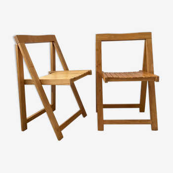 Pair of folding chairs from the 70s in solid beech