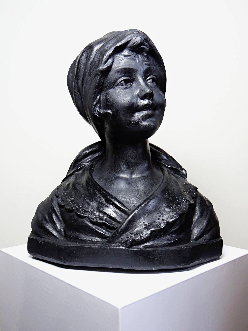 Plaster bust of a young woman 1900-1930 monochrome Citti & Frère