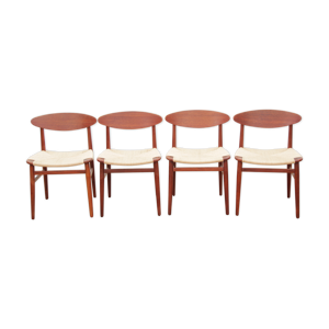 Suite de 4 chaises scandinaves