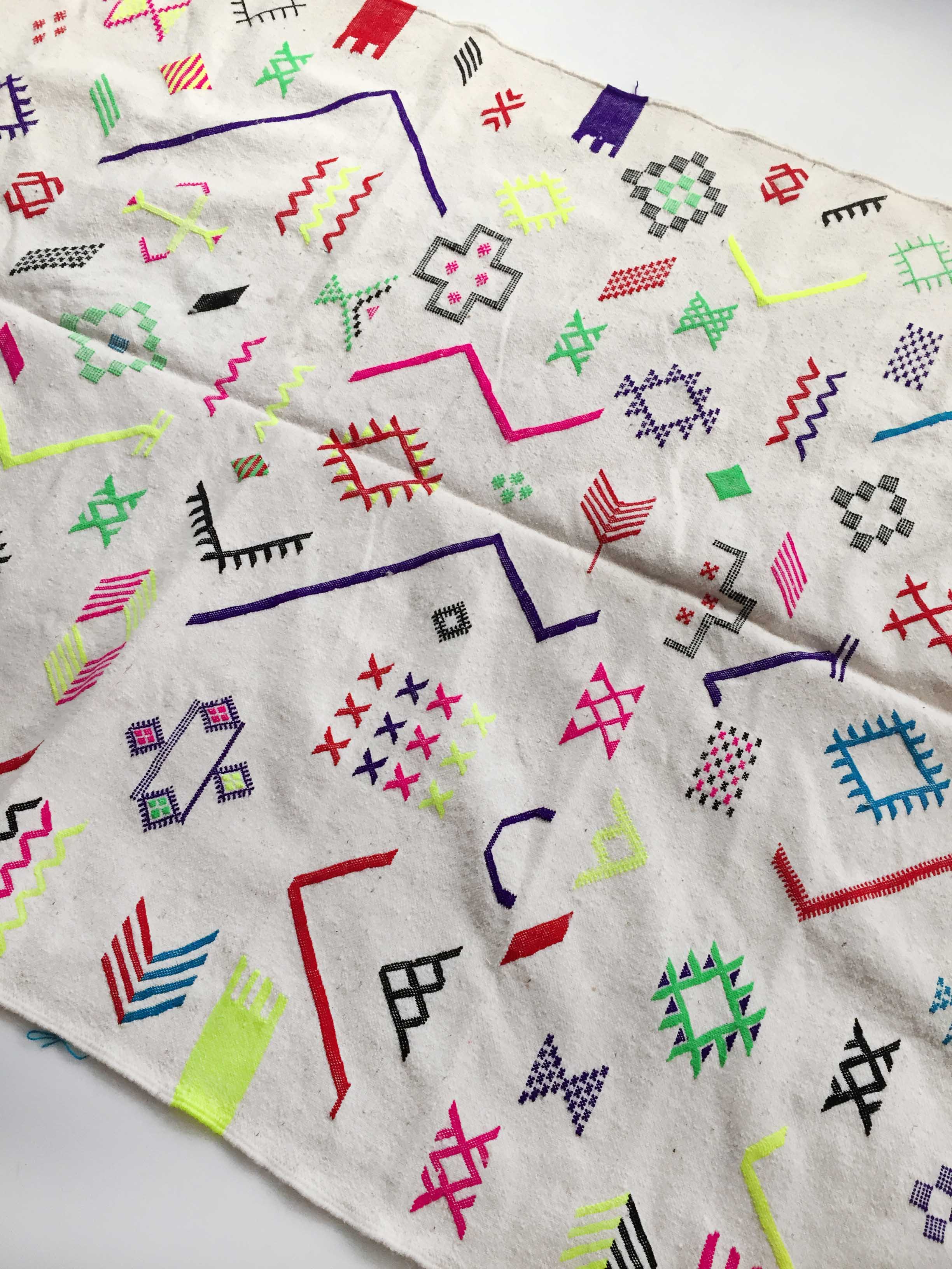 Kilim ecru carpet with colorful and fluorescent patterns 234x144cm