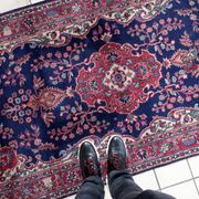 Tapis Kerman antique en laine bleue et rouge