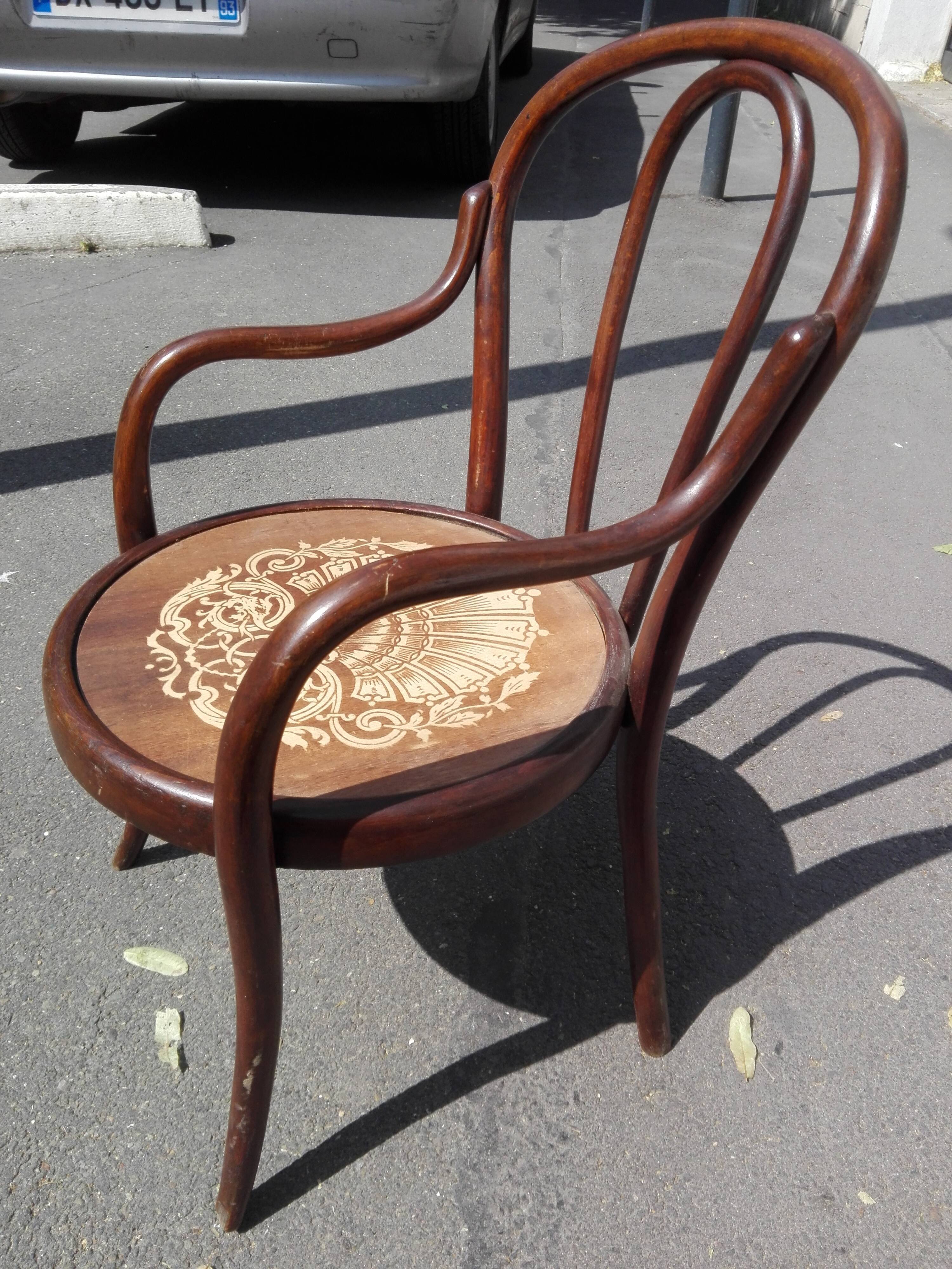 Child wooden armchair curve