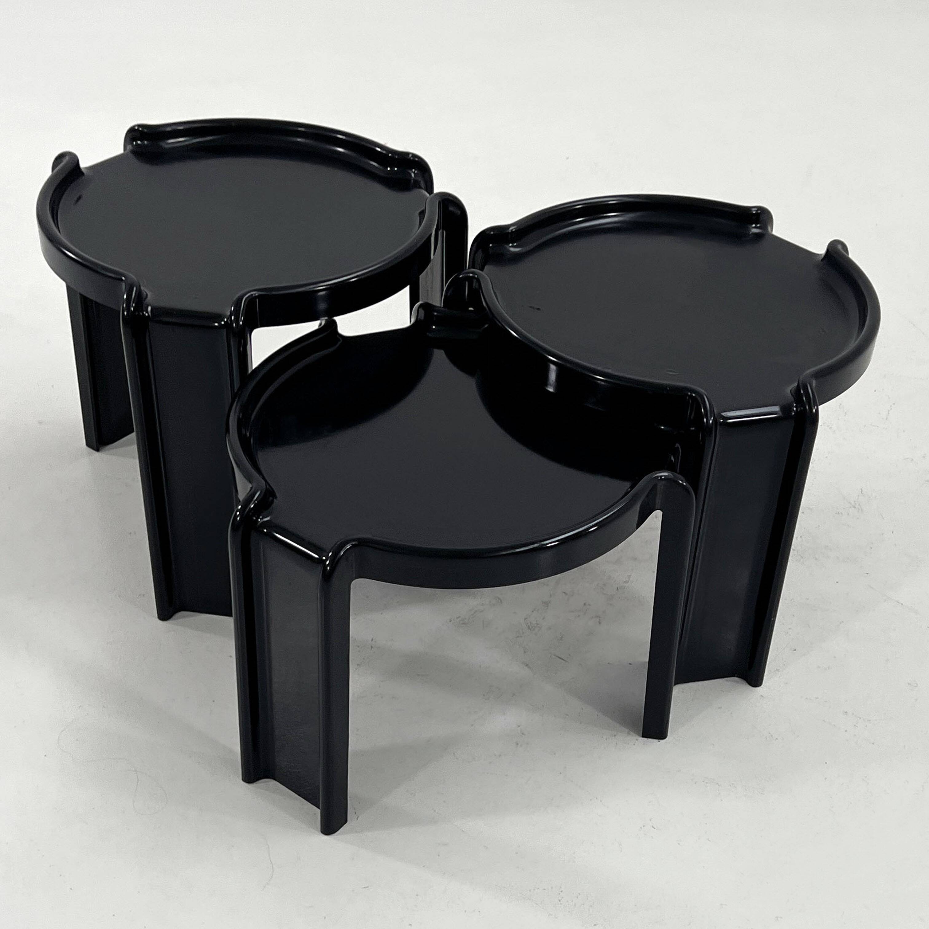 3 tables gigognes par Giotto Stoppino pour Kartell, 1970