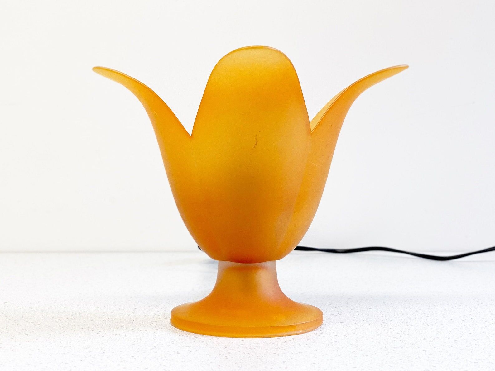 Vintage orange glass flower table lamp