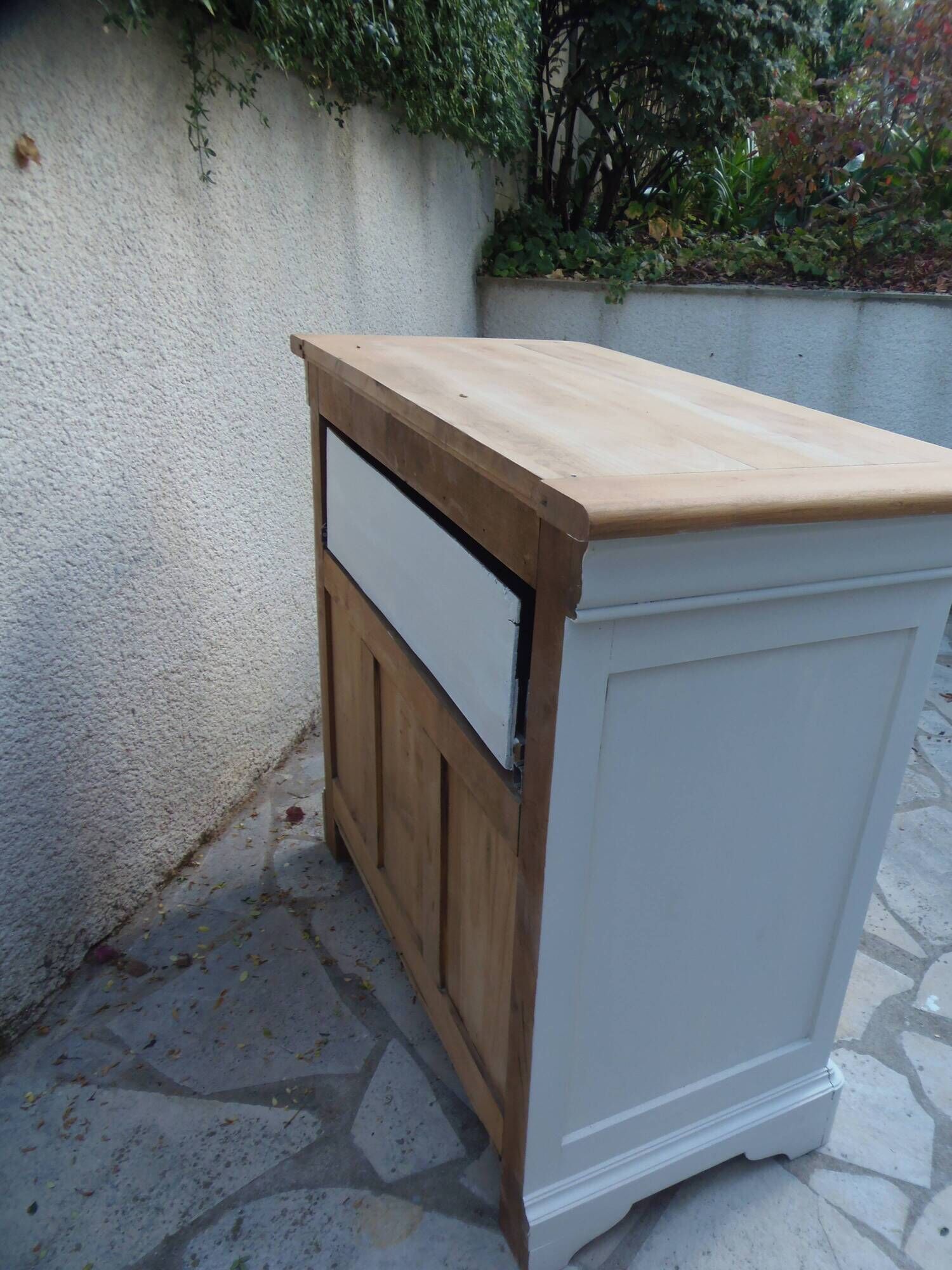 Buffet style Louis-Philippe in cherry wood – pearl grey & natural wood.