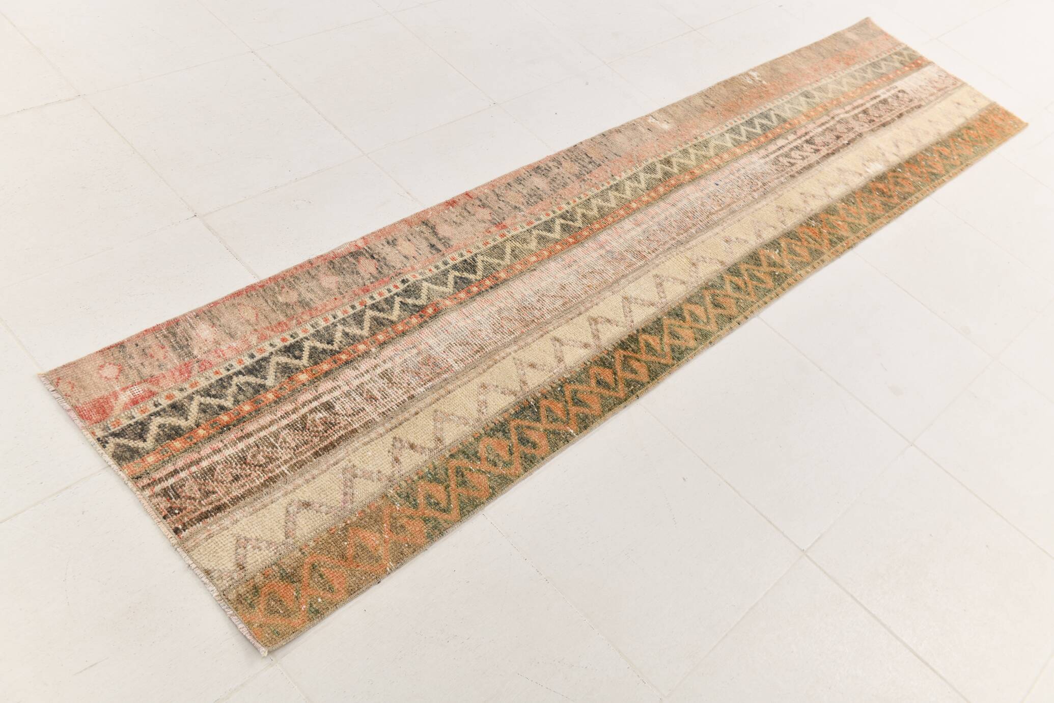 2x9 Vintage Brown & Cream Turkish Runner Rug, 60x263Cm