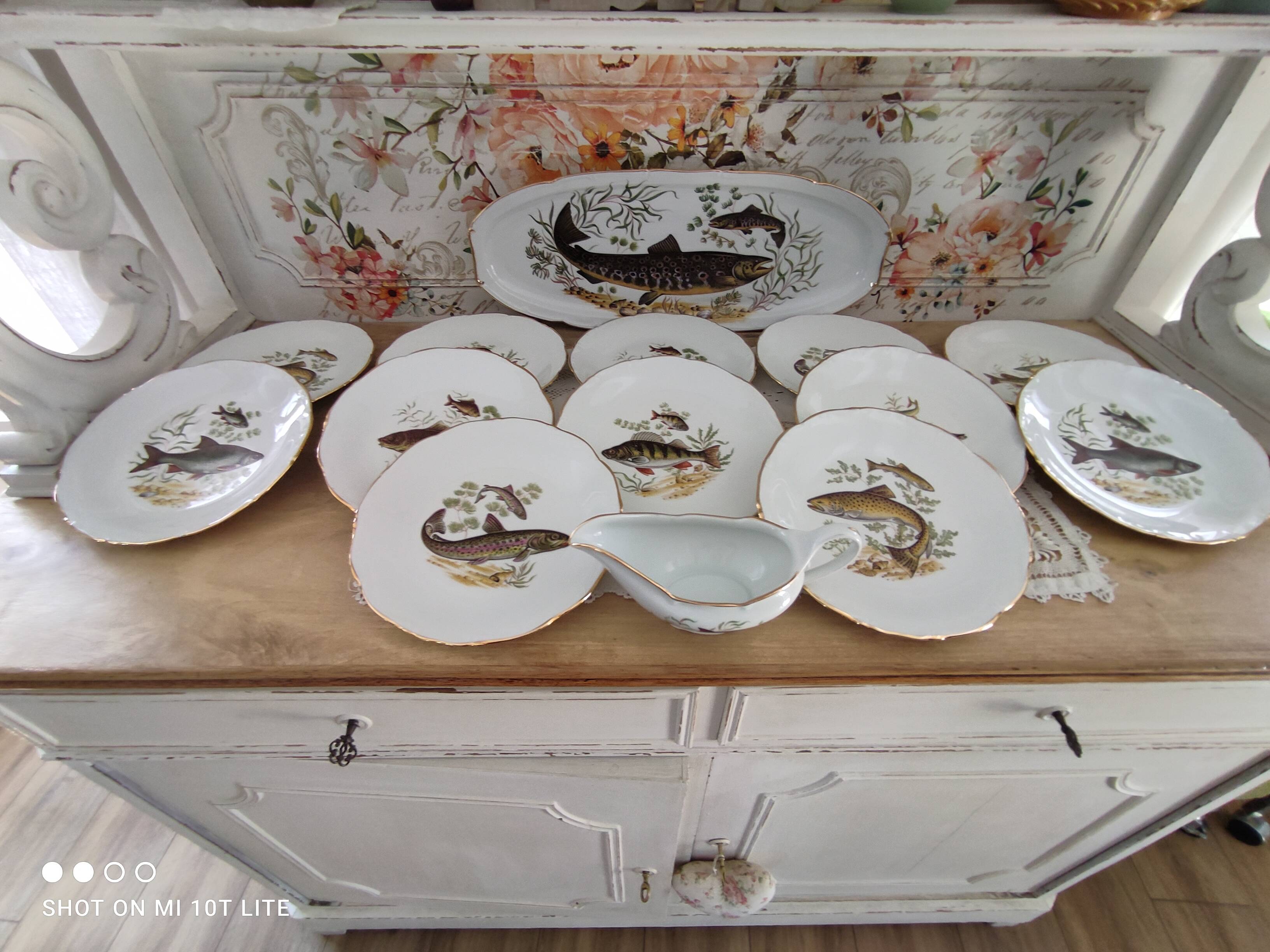 Service à poisson vintage en porcelaine de Sologne Lamotte décor poissons d'eau douce