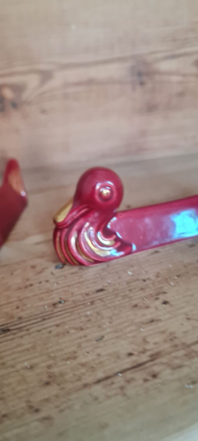 Ceramic knife holder