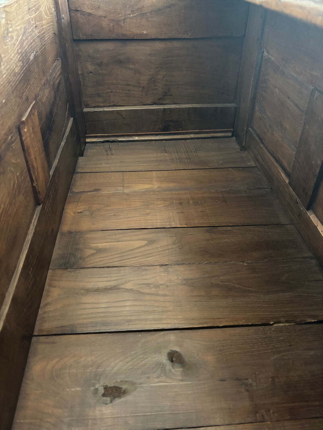 Grand coffre ancien en chêne massif – XIXe – belle patine d’origine