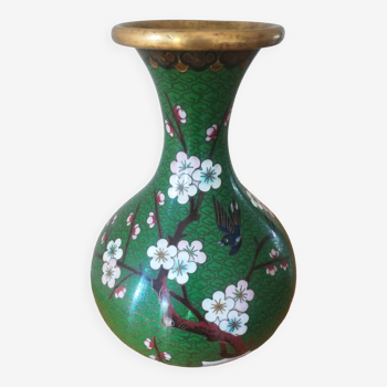 Vase / metal vase