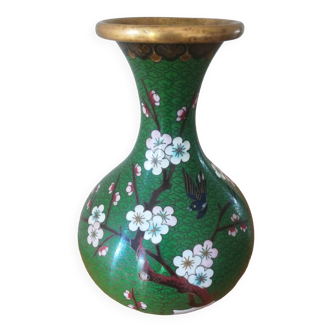 Vase / metal vase
